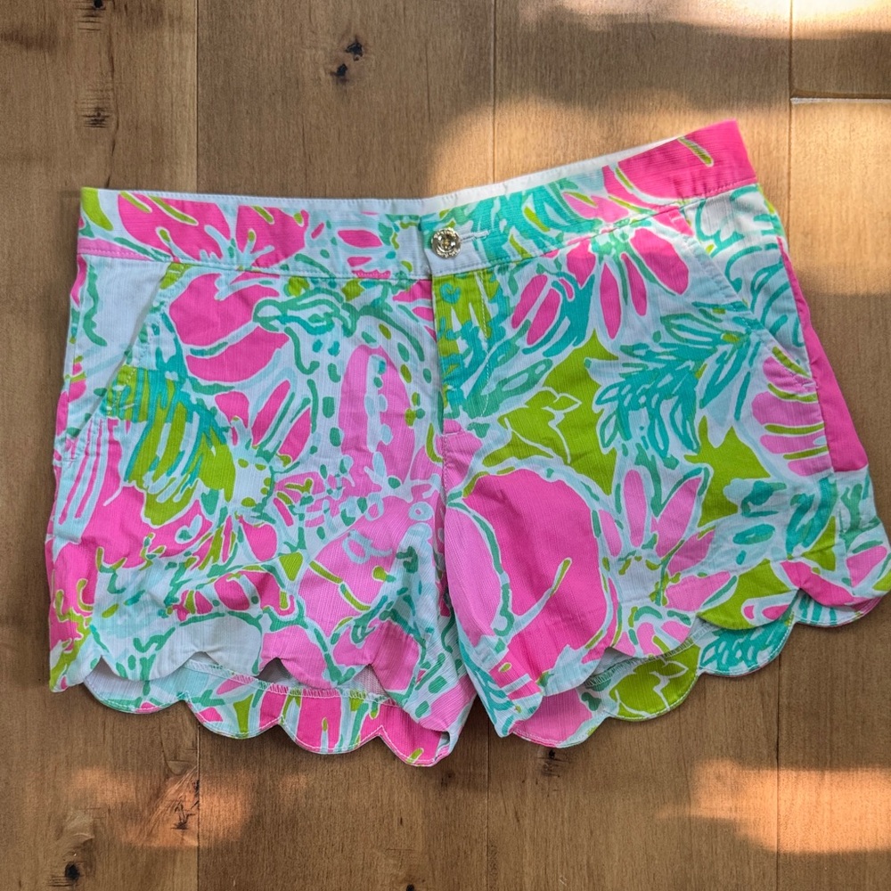 Lilly Pulitzer ‘Don’t Give a Cluck’ Buttercup shorts